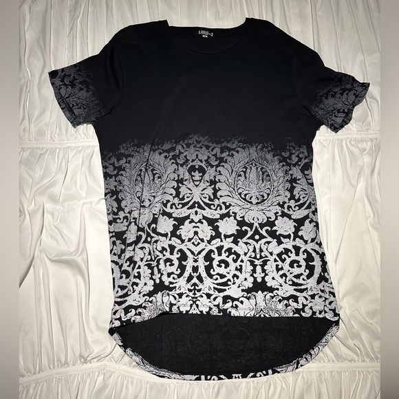 Men’s XL black and mid-evil screened patterned tailed shirt by Lure-2 - Picture 2 of 8